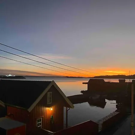 Leilighet, To Rom Med Eget Bad Ved Sjoen Movik (Vest-Agder)